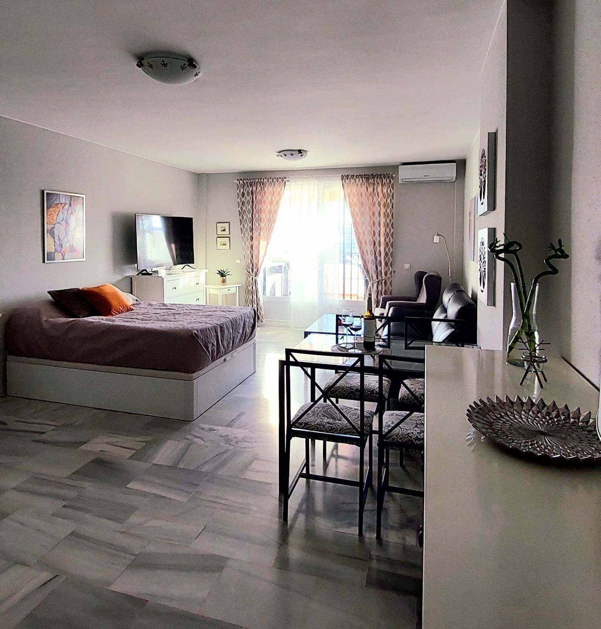 Estudio Pasodoble. Pueblo Evita Apartment Benalmadena